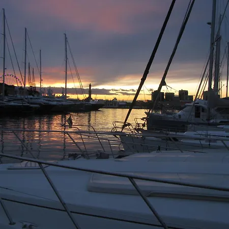 Sailing Delfina Botel Genova