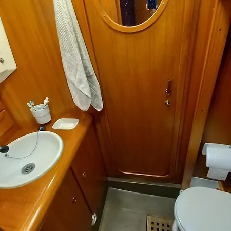 Botel Sailing Delfina Genova