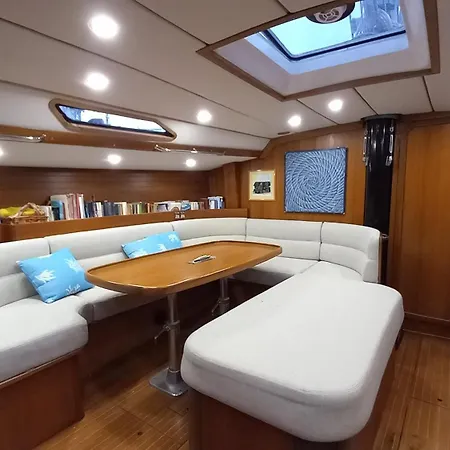 Hotel na wodzie Sailing Delfina